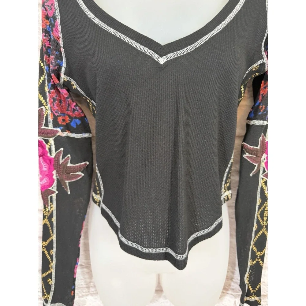 Free People Amara‎ Embroidered Sleeve Thermal V Neck Top Black Pink Floral Small